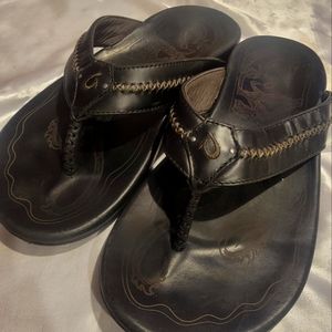 OLUKAI BLACK LEATHER MEN'S FLIP FLOPS SZ 10